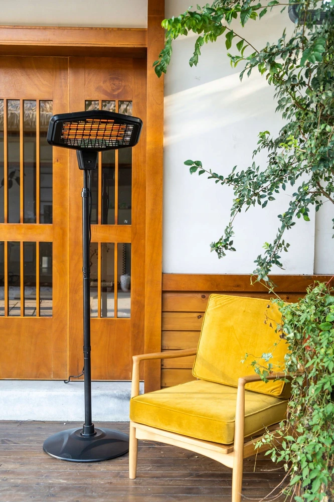 Lund Toya Sa Poland Infraraudonųjų spindulių šildytuvas | 2200 W | su stovu ir pulteliu (68793)
