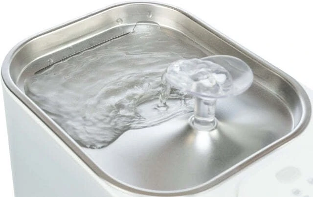 Trixie Aqua Square fontanas, katėms, plastikas/nierūdijantis plienas, 2,5 l/23,5 × 15,5 × 15,8 cm, balta (TX-24483)
