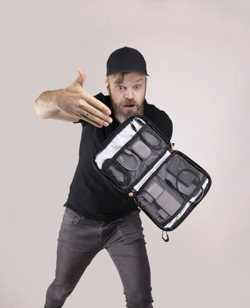 TROIKA kabelių dėklas TROIKA Juodas TECH POUCH 2