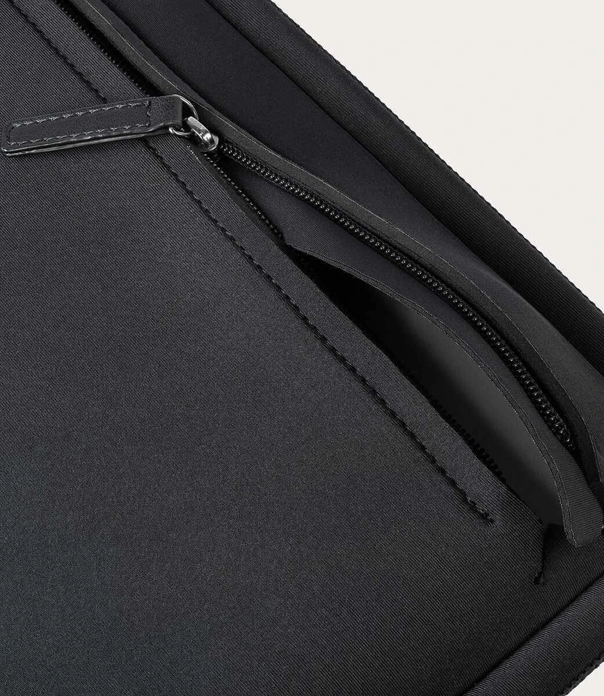 Dėklas Tucano INTORNO NEOPREN SLEEVE Juodas