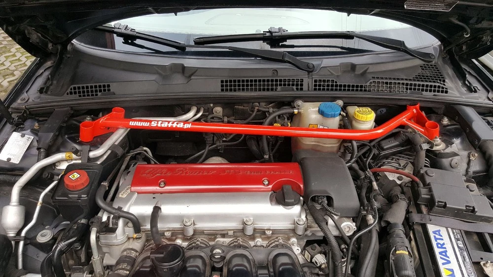 „TurboWorks“ amortizatorius „Alfa Romeo 159“ benzininis priekinis viršutinis raudonas