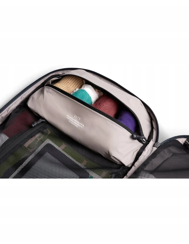 Bellroy Lite Travel Pack - plecak kelioninis 30L su kieszenią na laptop (juodas)