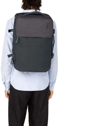 Turistinė kuprinė Incase A.R.C Travel Pack – Navy (INCO100682-NVY)