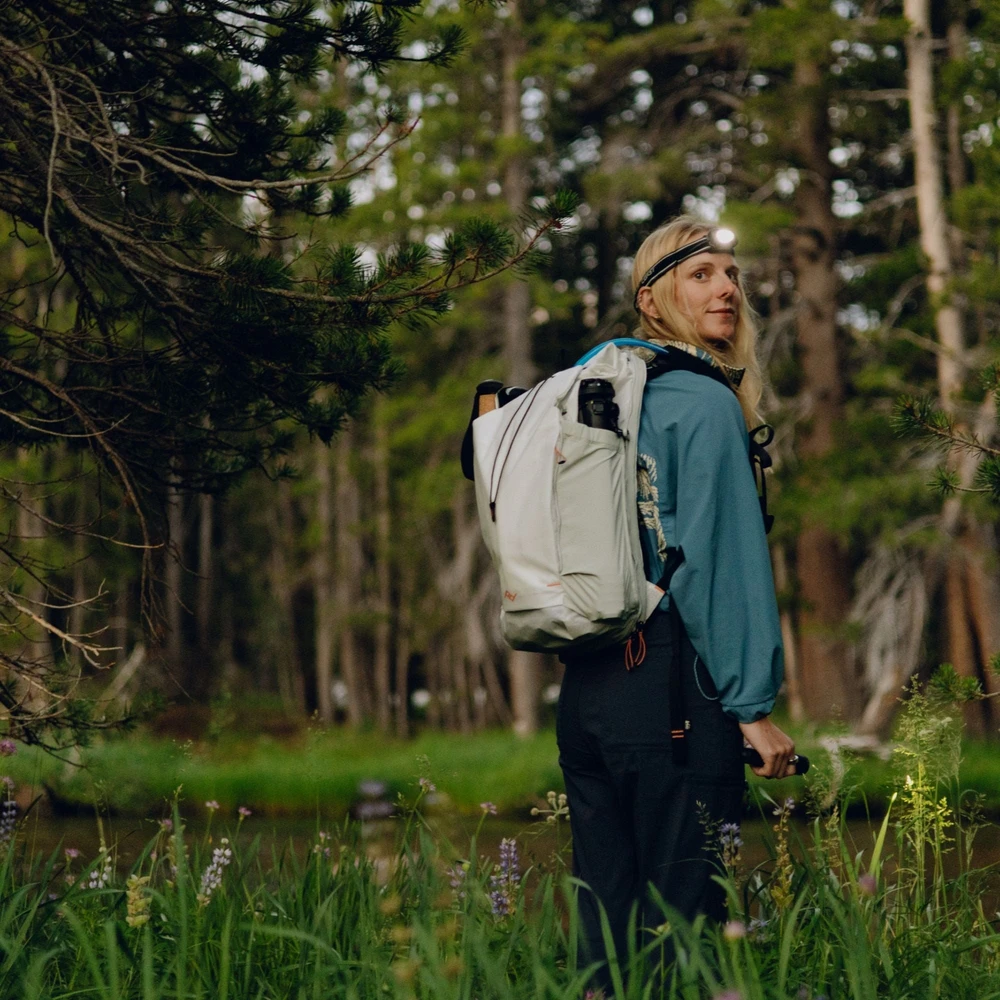 Turistinė kuprinė Peak Design Kuprinė Outdoor Backpack 25L Baltas