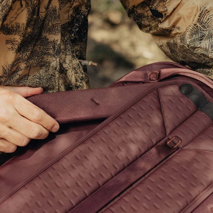 Turistinė kuprinė Peak Design Kuprinė Travel Line Peak Design Travel Backpack 30L Eclipse - Violetinis