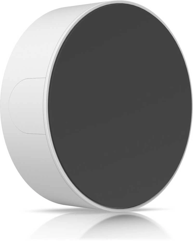 „UBIQUITI Baltas“ srovei atspari jungiamoji dėžutė, skirta „AI 360“, kuri pagerina tvirtinimo ilgaamžiškumą ir palengvina priežiūrą.