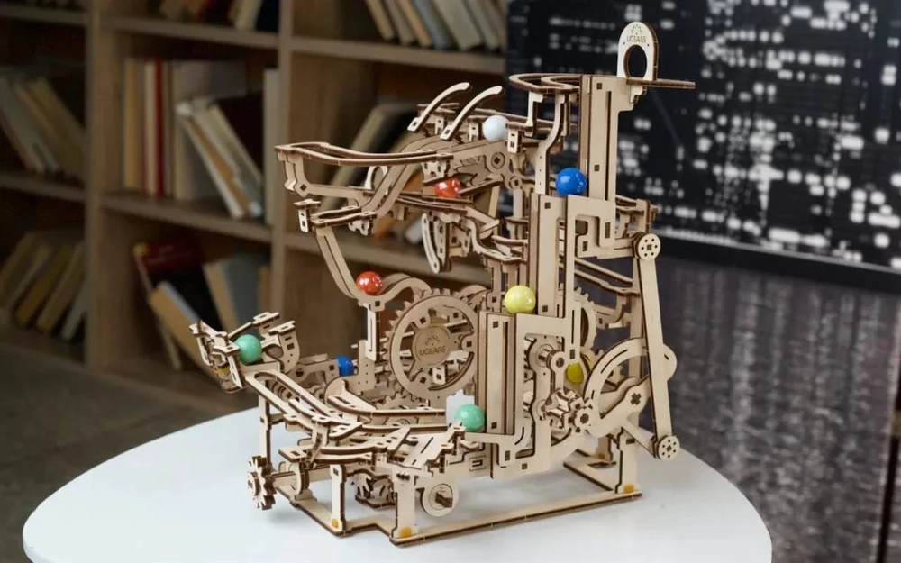Marble Run – lygių keltuvas – mechaninis sulankstomas modelis – fanera – 315 elementų – Ugearsmodels