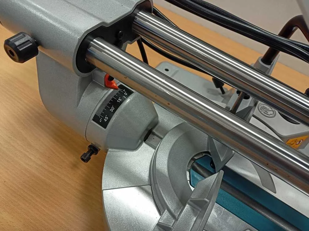 Makita Elektrinės pjovimo staklės LS1110F 1450 W • 260 mm • 4500 aps/min