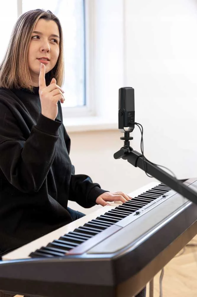 Luucco mikrofono kondensatorius žaidimų studijos mikrofonas 24 bitų 192 kHz USB-C TYPE-C trikojis / „Stream Pro“ - S1