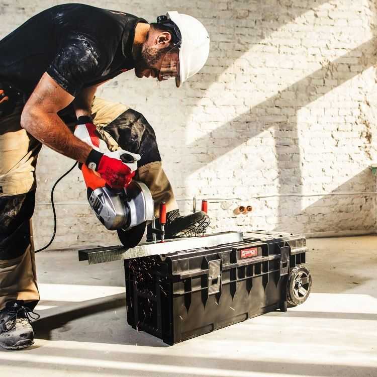 Q-Brick Unimet Toolbox ant ratų One Longer Technik