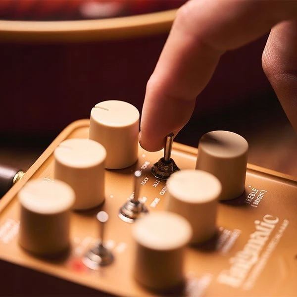 Gitaros Efektas - Universal Audio UAFX Enigmatic '82 Overdrive Special Amp
