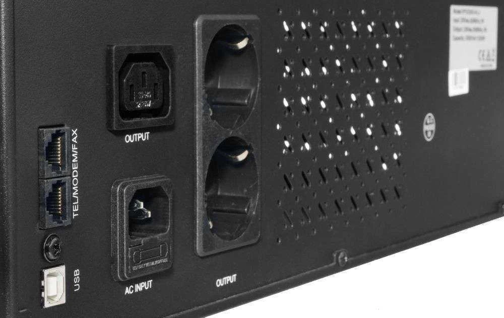 NEPERTRAUKIAMO MAITINIMO ŠALTINIS East EA2200 UPS (rack, LCD, 2000VA/1200W)