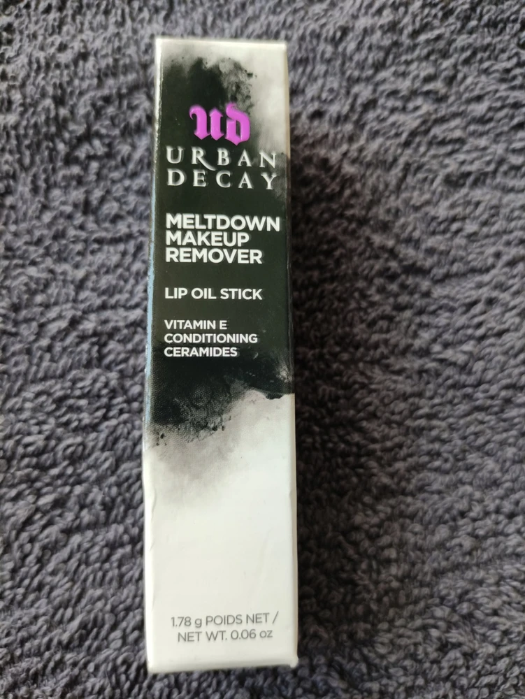 Urban Decay Meltdown makiažo valiklis Lip Oil Stick Vitamin E Pašalina vandeniui atsparų makiažą Lip Oil 1.78 g