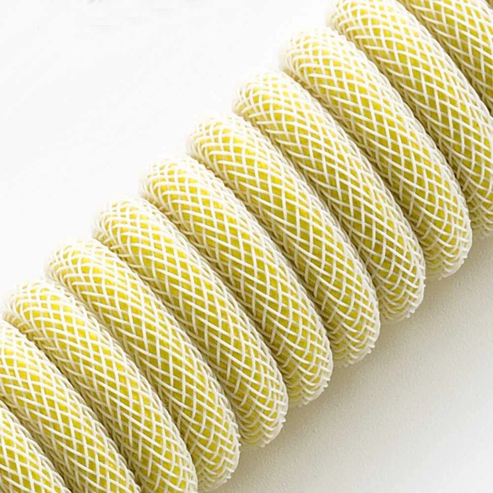 Klaviatūra CableMod PRO Coiled Cable susuktas klaviatūros laidas USB-C į USB Type A, Lemon Ice – 150cm