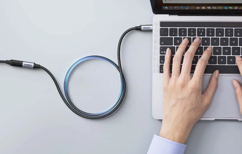 Kabelio nikeliavimas UGREEN US372 USB Type C 3.1 Gen2 nuo vyriškos iki moteriškos 0.5 m (juodas)