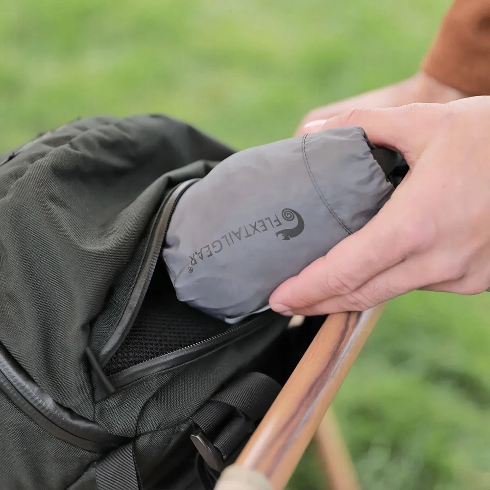 Flextail pripučiama pagalvė „Zero Pillow“ (ruda)