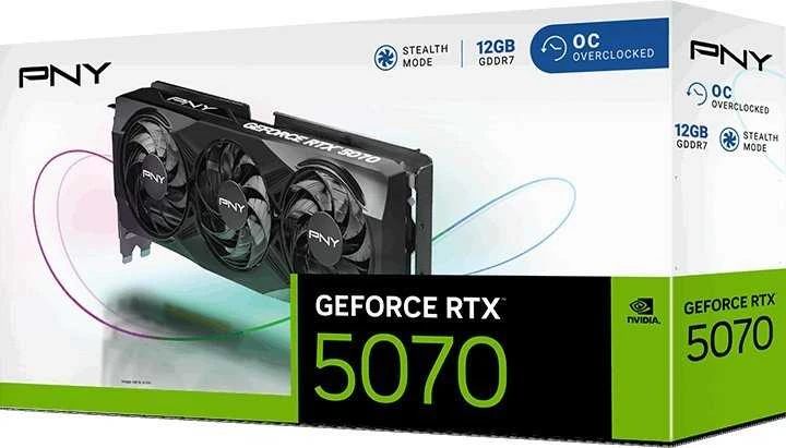 PNY „Cc7fc GeForce RTX 5070“ trijų ventiliatorių perkrauta 12 GB GDDR7 DLSS4 vaizdo plokštė (VCG507012TFXPB1-O)
