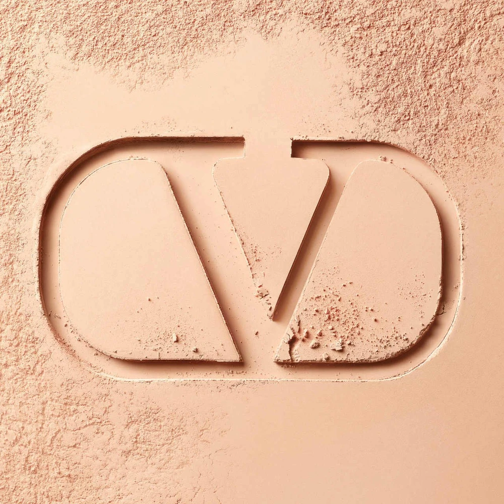 Valentino Go-Clutch Glow kompaktinė pudra 01 labai lengvas papildymas 4.2 g