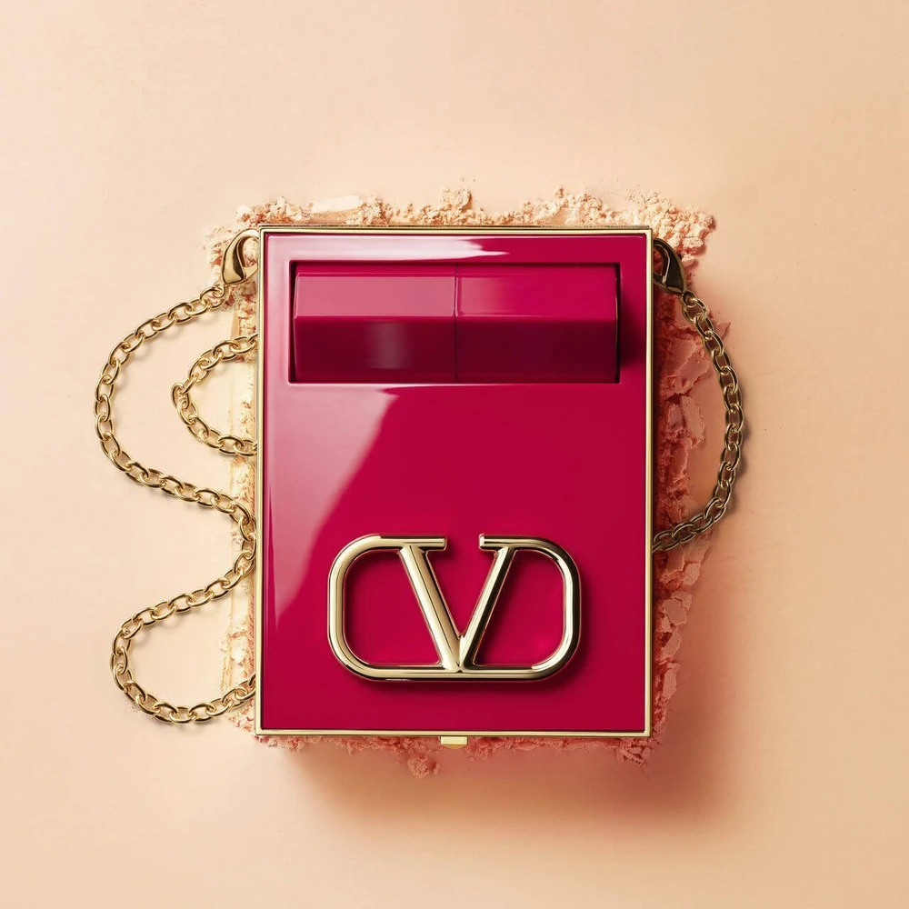 Valentino Go-Clutch Glow kompaktinė pudra 01 labai lengvas papildymas 4.2 g
