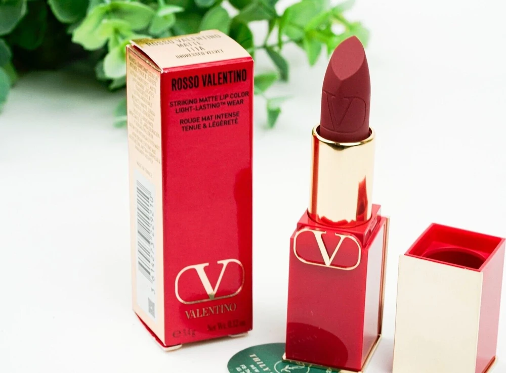 Valentino Rosso Matte Kreminis Lipstick 111A Papildomas 3.5 g