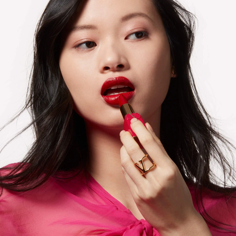 Valentino Rosso Satin Finish Kreminis Lipstick 209A Papildomas 3.5 g