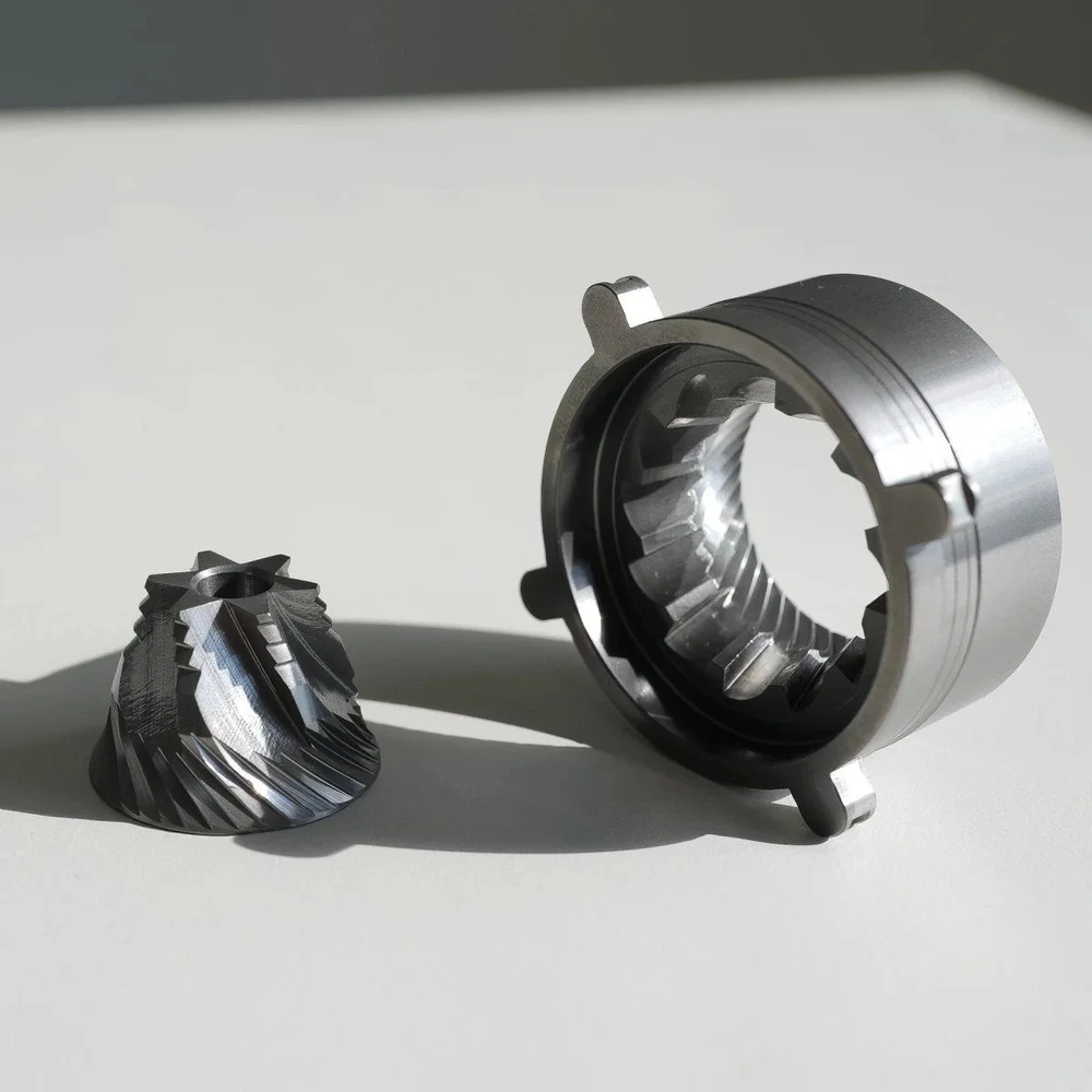 Kavamalė Varia - Żarna 38mm Hypernova Ultra Burr Plasma Titanium Coated