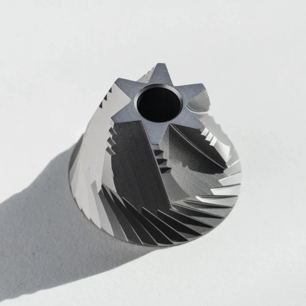Kavamalė Varia - Żarna 38mm Hypernova Ultra Burr Plasma Titanium Coated
