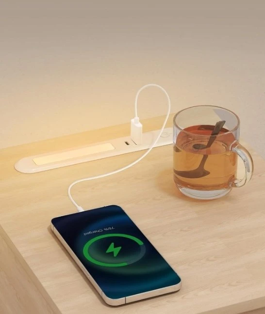 Vasagle Naktinis staliukas su LED apšvietimu ir USB jungtimis