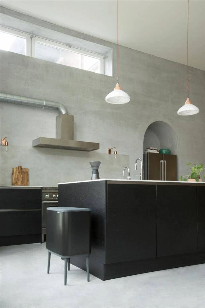 Šiukšlių dėžė Brabantia Bo Touch, 36 l, matinės juodos spalvos