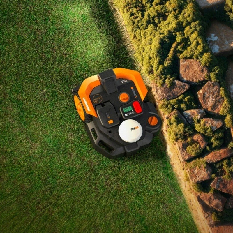 WORX vejapjovės robotas 2WD, be ribinio laido, 1200 m², AI kliūčių atpažinimas, WR312E