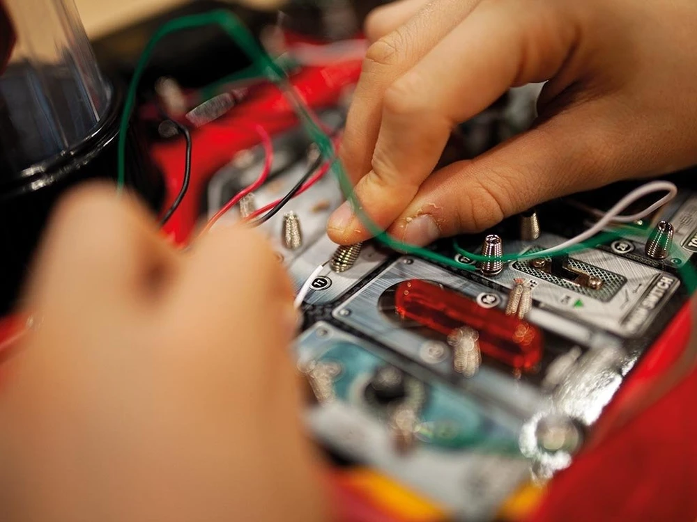 Edukacinis elektronikos rinkinys su 50 eksperimentų (EN kalba) elekroninės grandinės Velleman