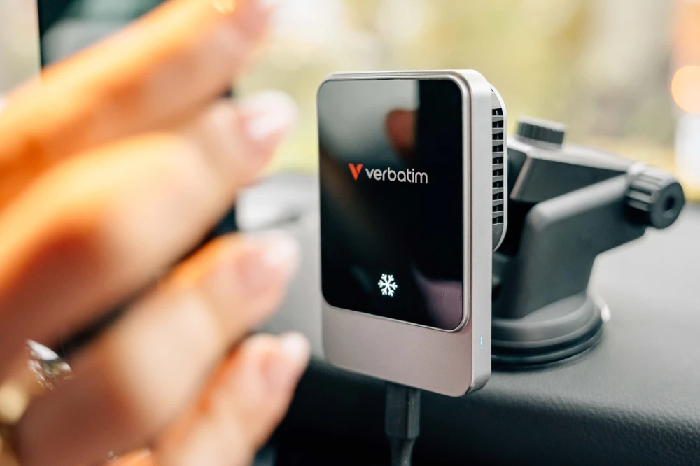 Verbatim automobilinis įkroviklis n Drive 15W RGB CND-03 juodos ir sidabro spalvos 31862