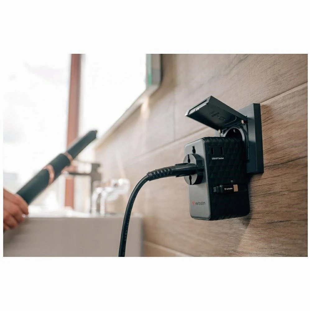 Verbatim kelioninis įkroviklis EU/UK/US GaN 1xUSB-C/1xUSB-A/2xUSB-C PD 70W juodos spalvos 30186
