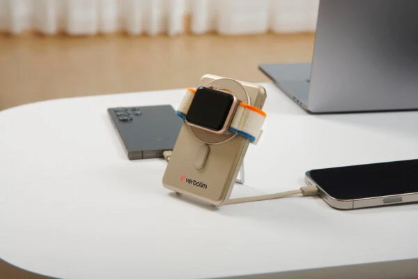 „Verbatim Charge ’n’ Go 2C“ magnetinis belaidis išorinis akumuliatorius su stovu, 5000 mAh, 2 × USB-C, auksinės spalvos