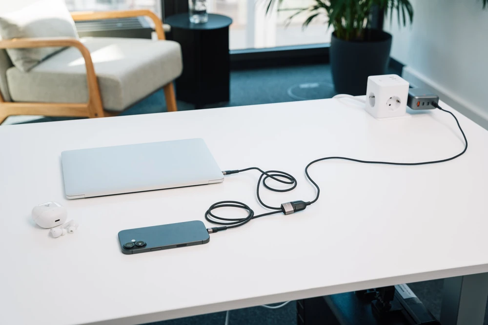 Verbatim kabelis USB-C į dvigubą USB-C - 100W, 1,5 m, juodas, dėžutė, 30279