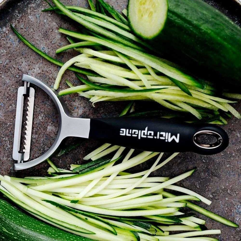 Microplane Specialty vegetable peeler Y, julienne