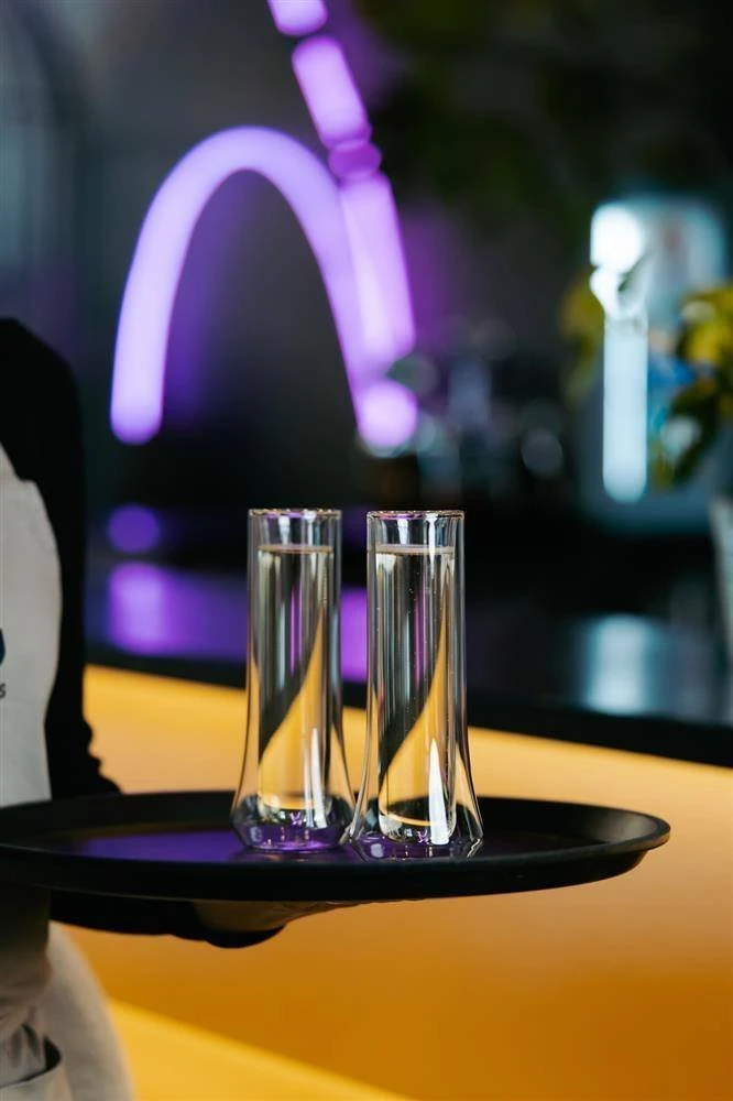 Vialli Design Komplektas 2 šampano taurės su dviguba sienele Soho 140 ml 8906