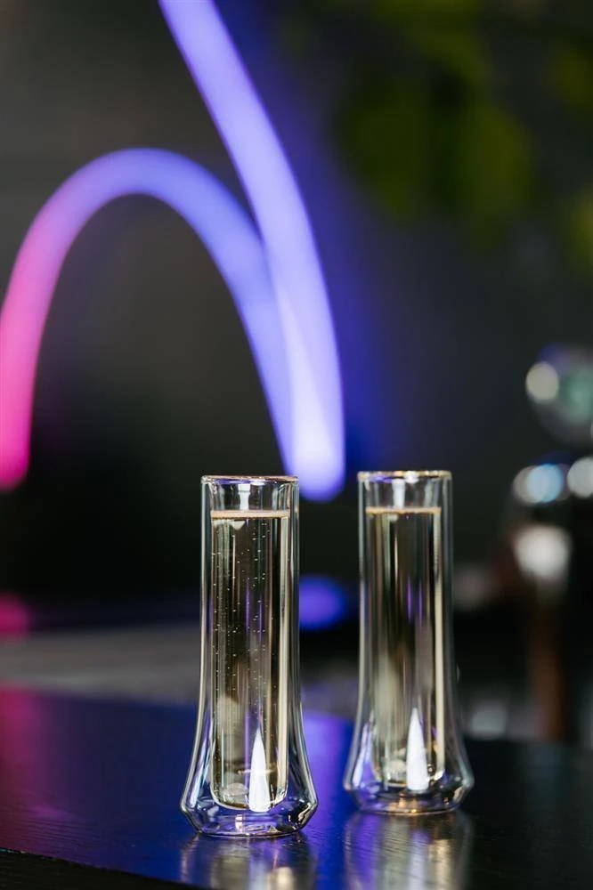 Vialli Design Komplektas 2 šampano taurės su dviguba sienele Soho 140 ml 8906