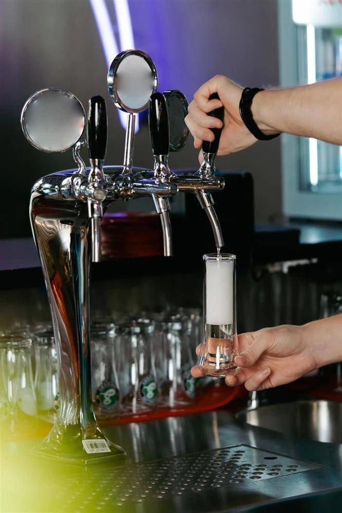 Vialli Design Komplektas 2 šampano taurės su dviguba sienele Soho 140 ml 8906