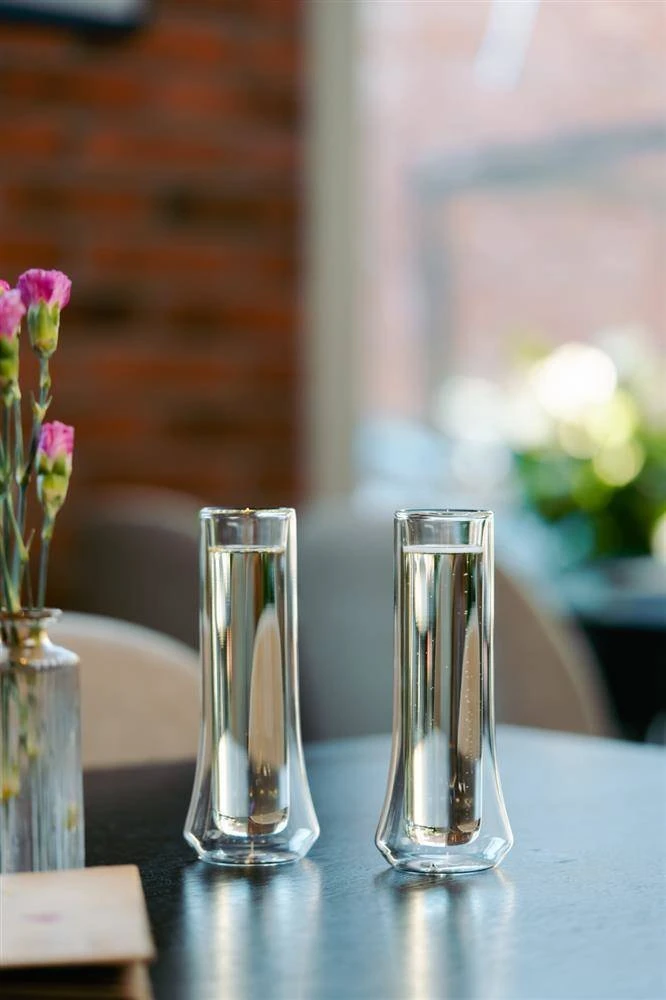Vialli Design Komplektas 2 šampano taurės su dviguba sienele Soho 140 ml 8906