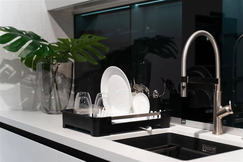 Vialli Design Ociekacz na naczynia SOHO juoda 8456