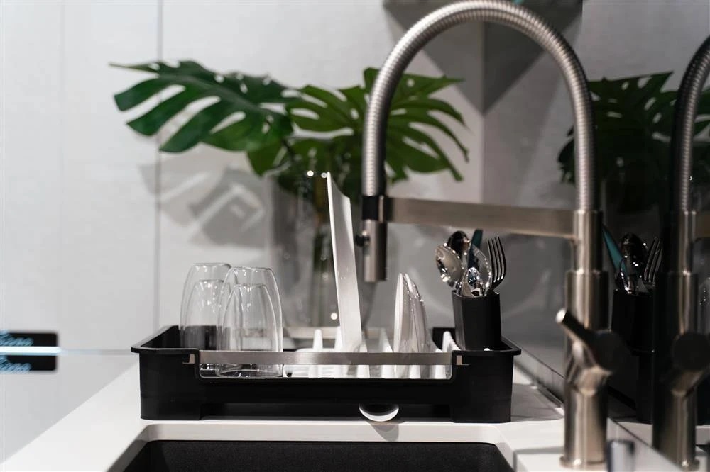 Vialli Design Ociekacz na naczynia SOHO juoda 8456