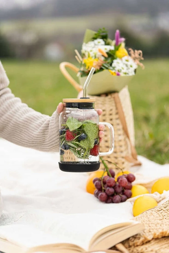 Vialli Design stiklainis su šiaudeliu 600 ml juodas 29804
