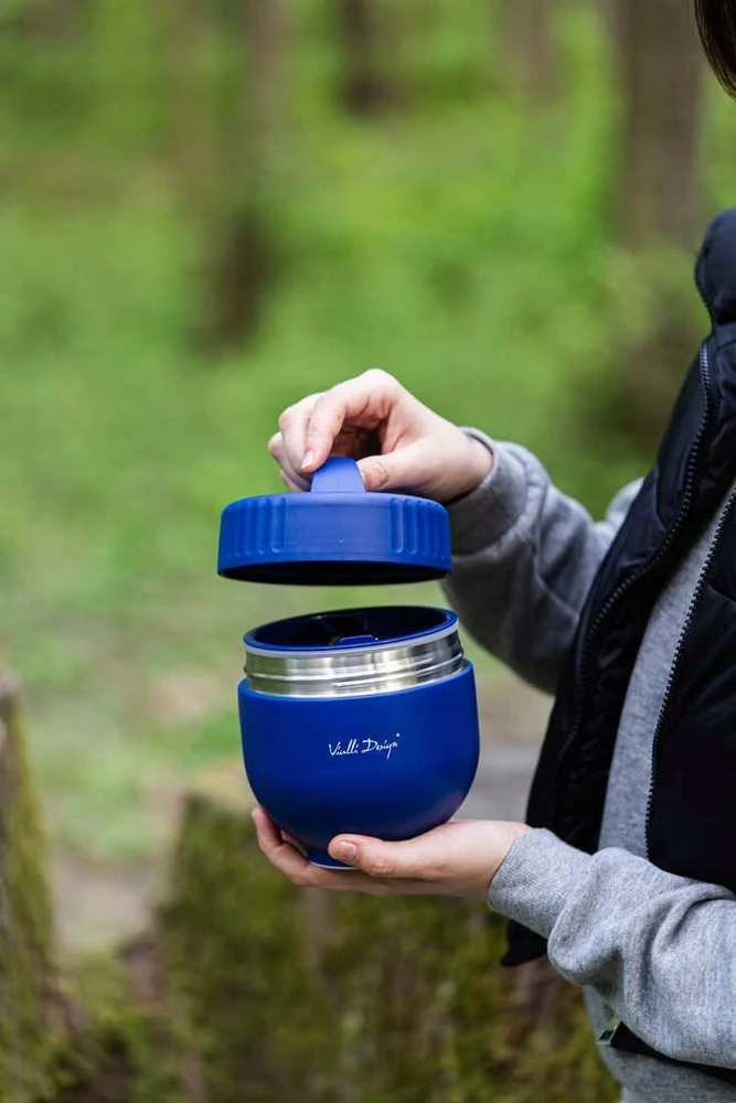 Vialli Design su pojemnikiem i łyżką Fuori 680 ml tamsiai mėlyna 30305