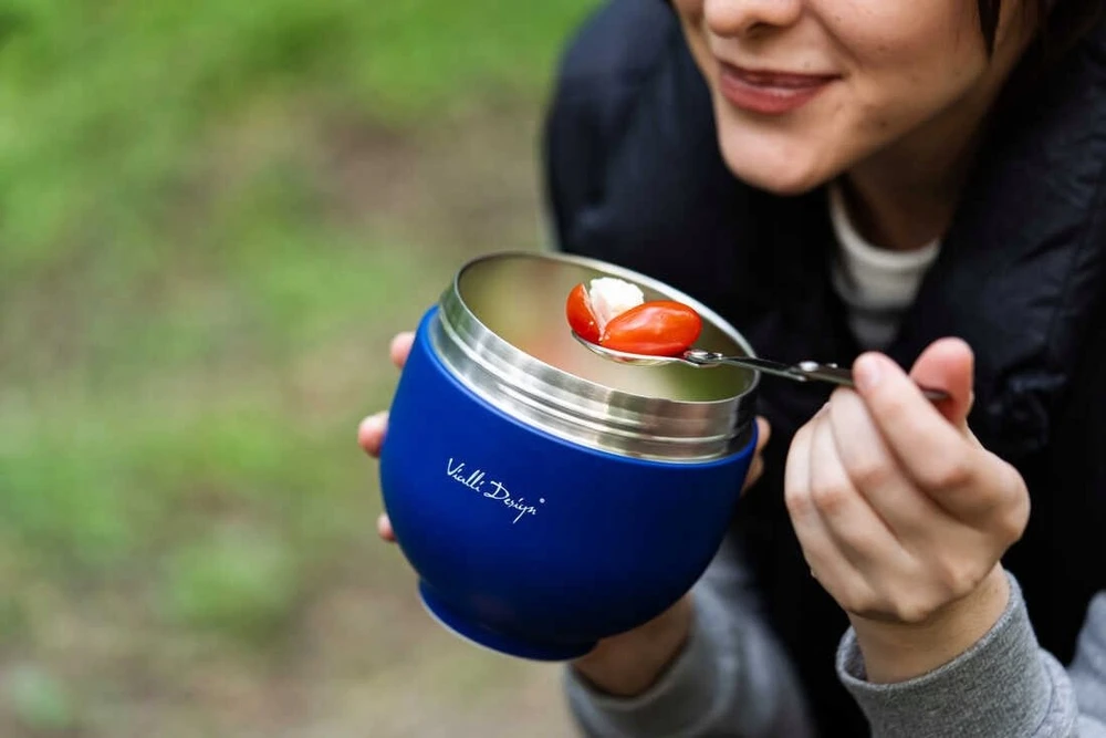 Vialli Design su pojemnikiem i łyżką Fuori 680 ml tamsiai mėlyna 30305
