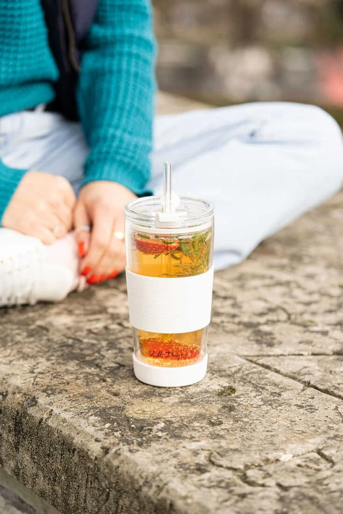 Vialli Design Termo puodelis stiklinis ze słomką 600 ml balta Fuori 30404