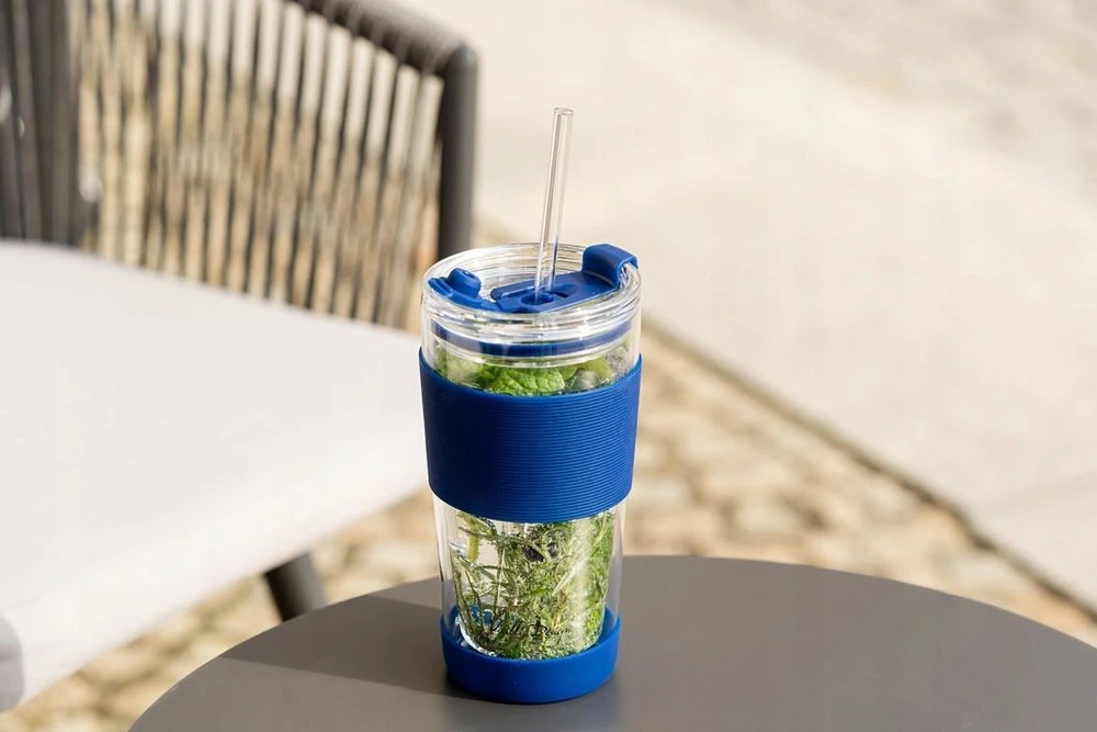 Vialli Design Termo puodelis stiklinis ze słomką 600 ml tamsiai mėlyna 30381