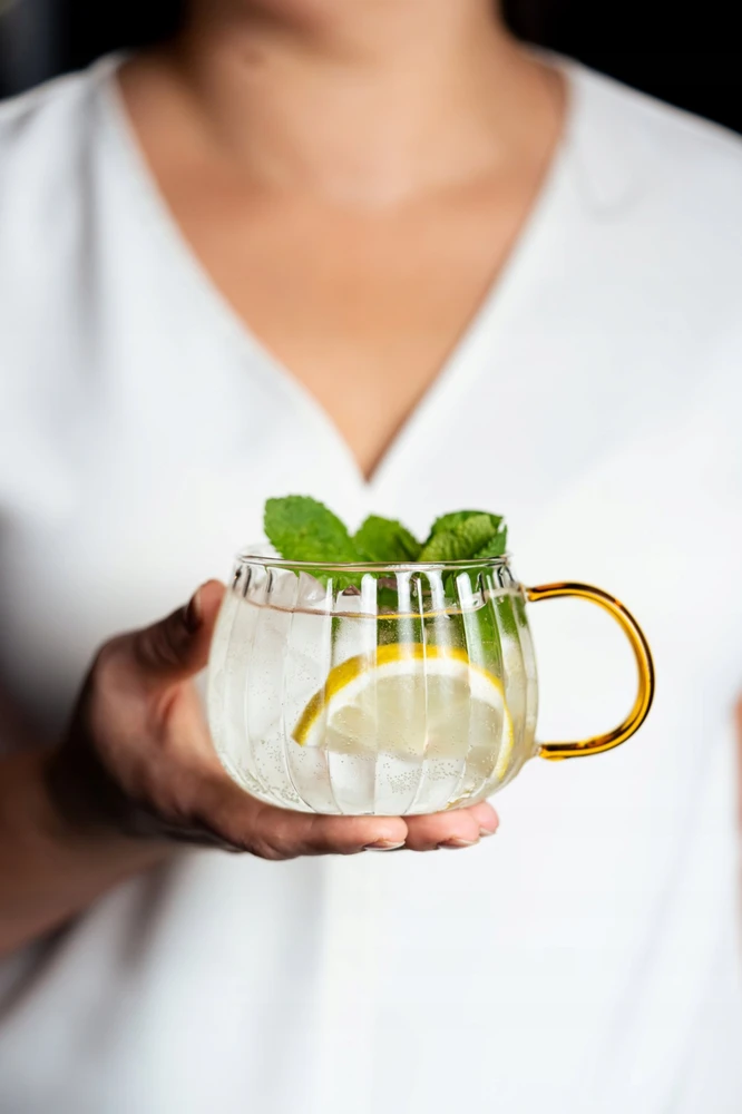 Tulip Vialli Design - Tulpių rinkinys iš 2 puodelių su geltona rankena 350ml