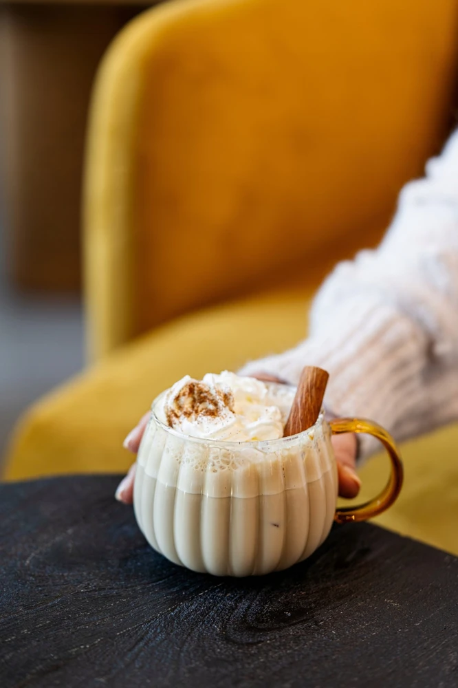 Tulip Vialli Design - Tulpių rinkinys iš 2 puodelių su geltona rankena 350ml