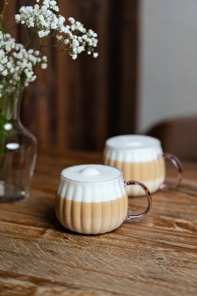Tulip Vialli Design - Tulpių rinkinys iš 2 puodelių su rožine rankena 350ml